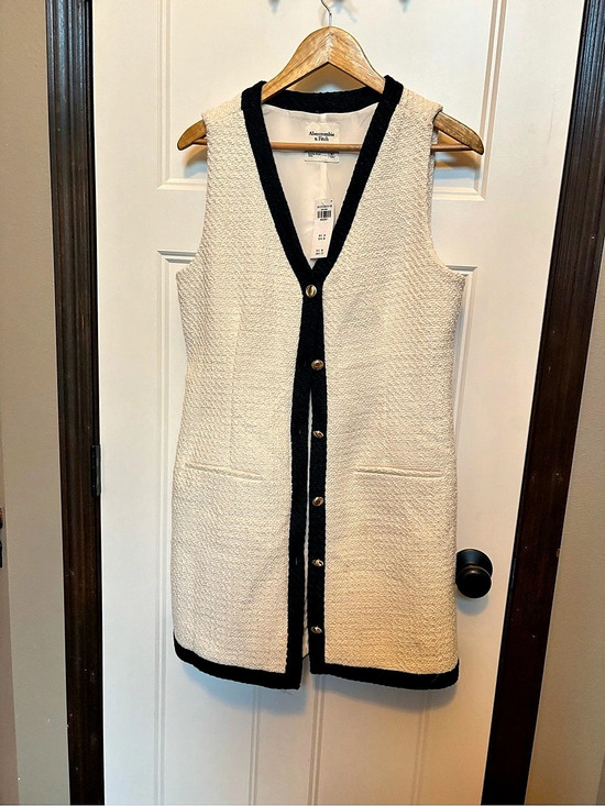 Abercrombie & Fitch Dresses & Skirts - Abercrombie & Fitch The A&F Mara Tweed Vest Mini Dress Cream & Black sz Medium